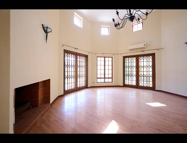 4 BEDROOM HOUSE FOR SALE IN KYALAMI HILLS